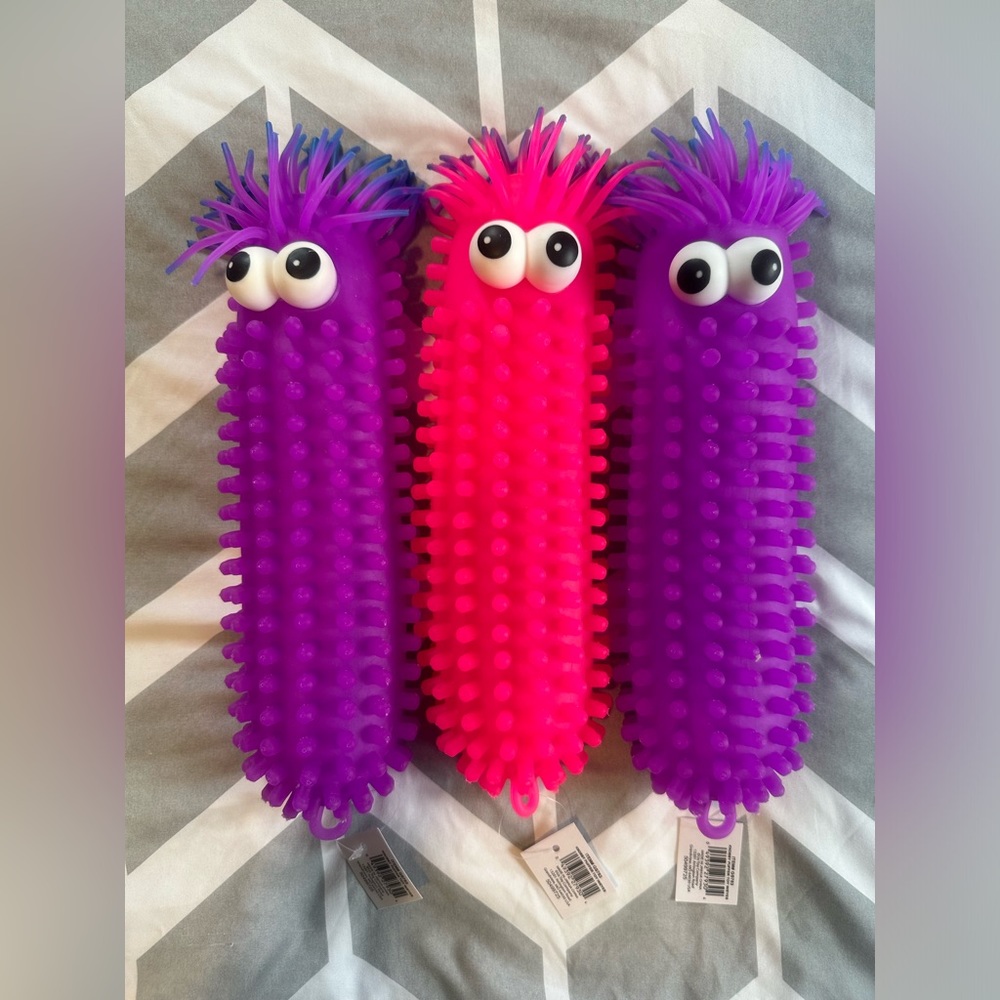 Curious Minds Busy Bags Giant Knobby Puffer Worm 3 Pack (2 Purple/1 Pink) NWT